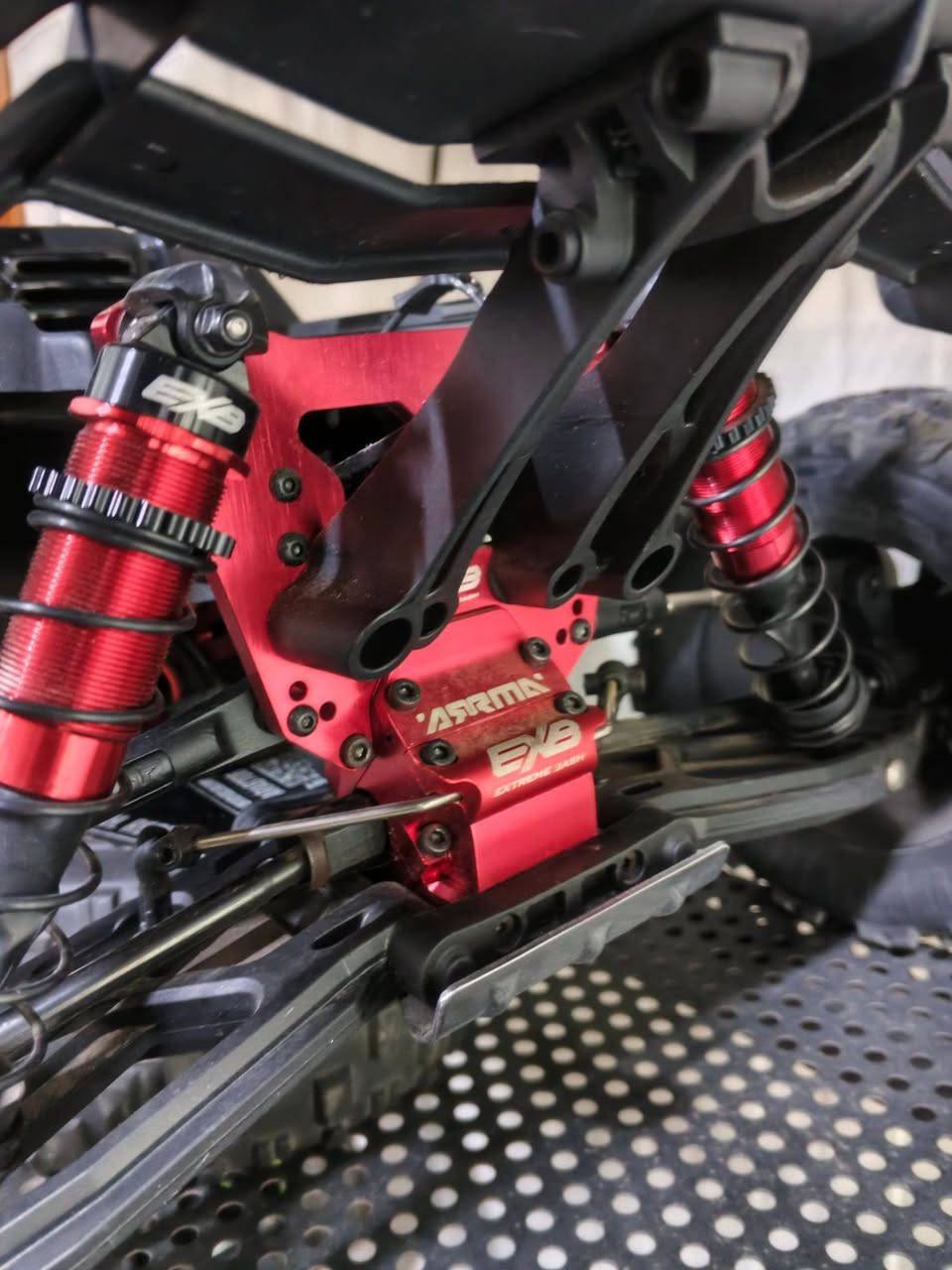 السلام عليكم للبيع arrma kraton 6s 1/8exb استخدام قليل السعر 700دولار


**إذا كنت صاحب هذا الإعلان وتريد حذفه لأي سبب، رجاءا أرسل رسالة إلى الدعم الفني**