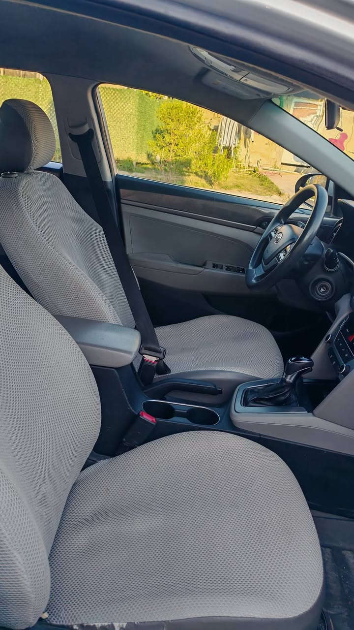 سلام عليكم 🌹🌹🌹
اللنتره موديل 17 امريكي
حادثه  خلفي صندوك  وبيها رشات جاملغ خلفي يعني 3قطع 
مكينه 2000 دوش گير حداديه تبريد كله جاهز 
تخم تاير جديد
سياره جاهزه ما متعوبه 
ترايها شرط زيرو 
مواصفات عاديه شاشه كامره تحكم ستيرن وبعد بيه مواصفات 
رقم بغداد أنگليزي هزه جديده تحويل ثاني يوم 
 
***********
متواجد واتساب
 سعرها 118$
وبيه مجال بسيط للطيبين
تعال افحص سونار واقتنع وسهله وشايف كل الخير مقدما 
العنوان بغداد حي الفرات قرب حسينيه المصطفى مجاور أسواق رائد
