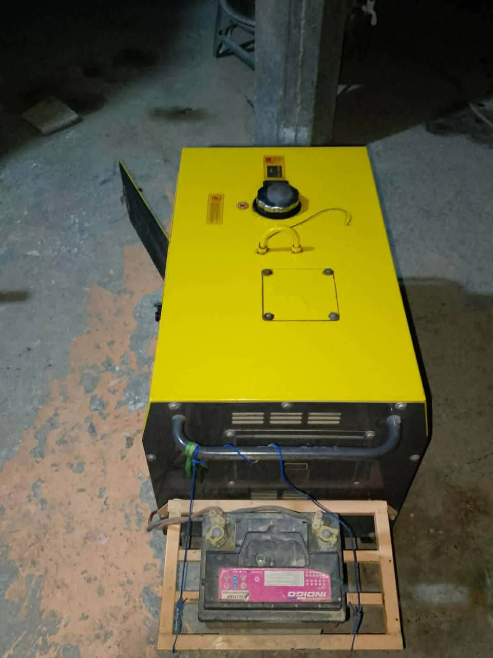 السلام عليكم ورحمة الله وبركاته من رخصة الأدمن المحترم مولد كيبور 5كيفي جدٱ نضيف  مشتغل موسم واحد فقط المولد كاز نضافه 100 💯 شادله باتري مال سايبه معروض للبيع سعرها 600بيها مجال مكانها بابل ناحية الأمام 
الأتصال ***********
***********
