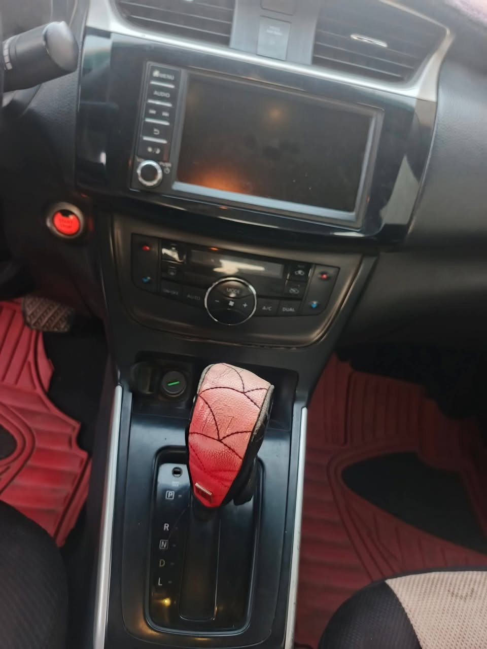 سلام عليكم اخوان نيسان سنترا البيع  او مراوس  حسب اقناع
موديل 2019 مواصفات SR
*بصمة
*بصمةابواب وصندوق
*شاشة لمس كار بلي
*كاميره واسعه 
*شاشةاعطال
*تبريد بيانو 

*لايتات زينون عالي ناصي بلجكتور 
*محرك 1800
*كير cvt+اوفر درايف 
* بي منظومة غاز
................................
سعره 120وبيه مجال 
مكاني كركوك الاتصال على الرقم ***********
