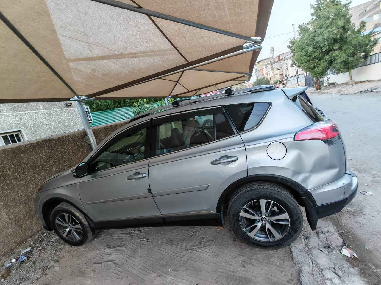 تويوتا راف فور 2018

الفئة: XLE 
رقم اللوحة: بغداد

المميزات:
فتحة سقف
بصمة تشغيل
إشارات بالمراية
جنطة كهرباء
الحالة: الضرر موضح في الصورة

السعر: 160 ورقة مع مجال للتفاوض
الاتصال على الرقم ‏‪***********
