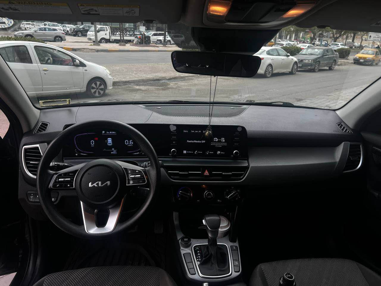 سلام عليكم 
كيا سلتوز موديل 2024
عداد المسافه 34 كيلو
وارد امريكي حادثها جاملغ عكس السايق
و شويه من حافه البنيد
يرباك ستيرن راجع سستم
المواصفات
فور ويل 
قياده ذاتيه
تحديد مسار 
تحكم ستيرن 
مثبت سرعه
رادار امامي
تنبيه خروج عن الطريق
تحكم قياده ثلاث وضعيات
يكو + سمارت + سبورت
مانع تزحلق
مانع منحدرات
دشبول دجتال متصل مع الشاشه
ابل كار بلي + اندرويد
نظام ملاحه
بلوتوث
مدخل شحن امامي خلفي
ويل كب 
تايرات ثلوج بعد بيها
رقم اربيل 
تحويل مباشر 
تبريد قطعتين
السعر 165
معلومات اكثر الاتصال
***********
مكان السياره منصور او غزاليه بغداد, العراق
