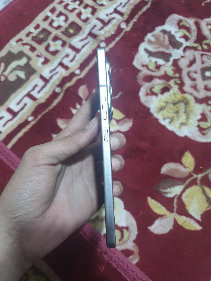 Infinix NOTE 50 Proشاشة ممتازة 144 Hz AMOLED
198 جرام
أبعاد: 163.3 × 74.4 × 7.3 مم
مقاومة الغبار والرذاذ بمعيار IP64
مكبرات صوت ستيريو
بلوتوث 5.4، Wi-Fi، GPS
مستشعر بصمة تحت الشاشة (Optical)
بعض النسخ تدعم NFCالبطارية والشحن
سعة البطارية: 5200 mAh
الشحن السريع: 90 W
👉 بطارية كبيرة مع شحن سريع جدًا. �
Mobile57كاميرا خلفية مزدوجة:
رئيسية 50 MP (OIS – تثبيت بصري)
واسعة الزاوية 8 MP
كاميرا أمامية: 32 MP
تصوير فيديو حتى 1440p @30FPS
👉 عدسات قوية نسبيًا لفئته السعريةالذاكرة الداخلية: 256 GB UFS 2.2نظام التشغيل: Android 15 + واجهة XOS 15
المعالج: MediaTek Helio G100 Ultimate (معمارية 6 نانومتر)
المعالج المركزي: ثماني-نواة (2×2.2 GHz + 6×2.0 GHz)
المعالج الرسومي: Mali-G57 MC2
👉 أداء جيد في المهام اليومية والألعاب الخفيفة-المتوسطةحجم الشاشة: 6.78 بوصة
النوع: AMOLED
الدقة: 1080 × 2436 بكسل
معدل التحديث: 144Hz
دعم ألوان 1 مليار لون
سطوع يصل 1300 شمعة (peak)✔ بطارية كبيرة وشحن           فائق السرعة       مكاني بغداد أبو غريب بيع أو مراوس 
✔ كاميرات جيدة نسبيًا
✔ خيارات ذاكرة كبيرة


**إذا كنت صاحب هذا الإعلان وتريد حذفه لأي سبب، رجاءا أرسل رسالة إلى الدعم الفني**