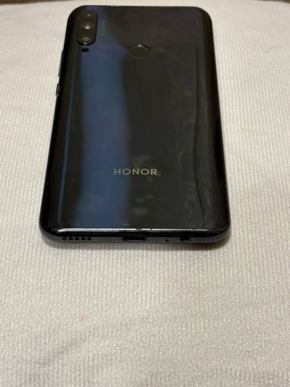 السلام عليكم جهاز HONOR X9 جهاز كلش نضيف كله شغال تاخذه ع فحص؛ذاكره 128 شاصي نضيف كامراته شغالات دبل سيمكارت جهاز يخبل سعر 100 وبي مجال قليل حك الجية
مكاني الدورة شارع ٦٠ الرقم***********
