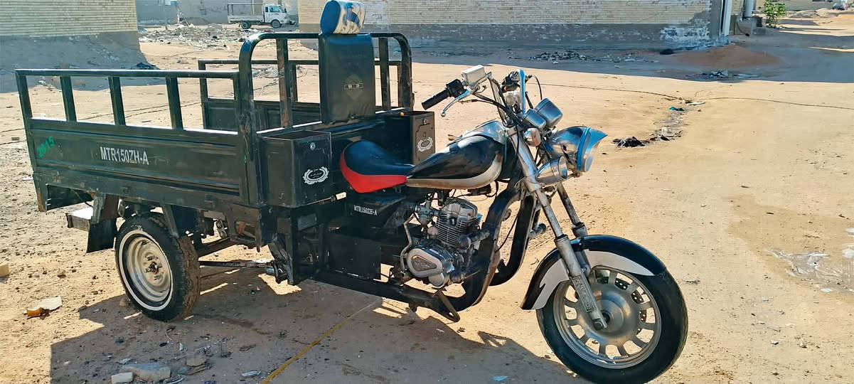 السلام عليكم دراجه للبيع موديل 2015 اوراق  السعر واحد وربع وبيها مجال   العنوان النجف حي النداء عمود 83 شارع كربلاء نجف مكينه عايزه تجفيت بس وممجفته ابد شاصي مكفول ***********
