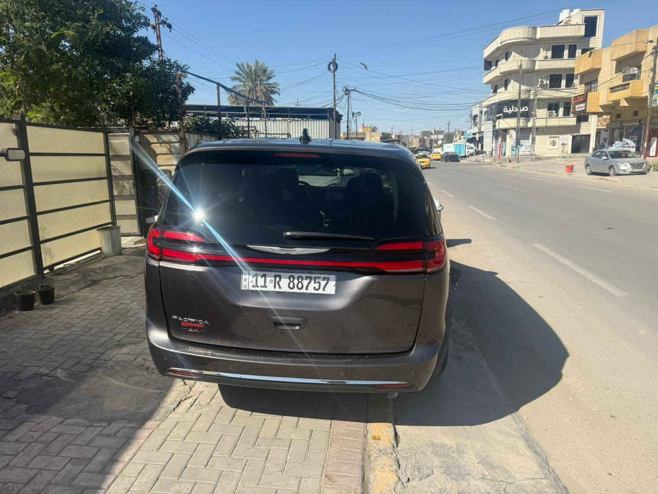 السلام وعليكم عندي باسفكا موديل ٢٠٢٣ هايبرد اللون رصاصي فيلي حادث جاملغ خلفي ومبلد قبق الجنطه ابلادي نفس اللون مواصفاتها معروفه سعرها مناسب مال بيع مومال مشاطر ويه السوك لن اشويه متوازي واني مدخلها قبل فتره قبل القرار يعني مجان بيها رسم كمركي حاليا بس الرسم مالتها ٩ملاين والله السياره بيها اشويه نواقص مكامله لن لحد الان يعني نواقص التعمير كم حاجه مجتيبهن والله عندي دوام وجواي سياره وهيه شامرها بالبيت حته مامشتغله والله حته غسل من اجتي من امريكا لليوم مامغسوله نواقصها بالزايد هاي اسويها عروس ٥  ورقات اتروحلها سعرها ١٧٥  ورقه عنواني بغداد الدوره الميكانيك رقم التليفون ***********
