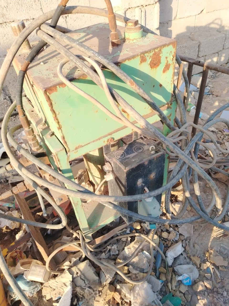 بسبب الوعد الكذبه  اعيد النشر جكات عدد 4خوات او مضخه للبيع مكانهن بغداد جرف النداف ***********
