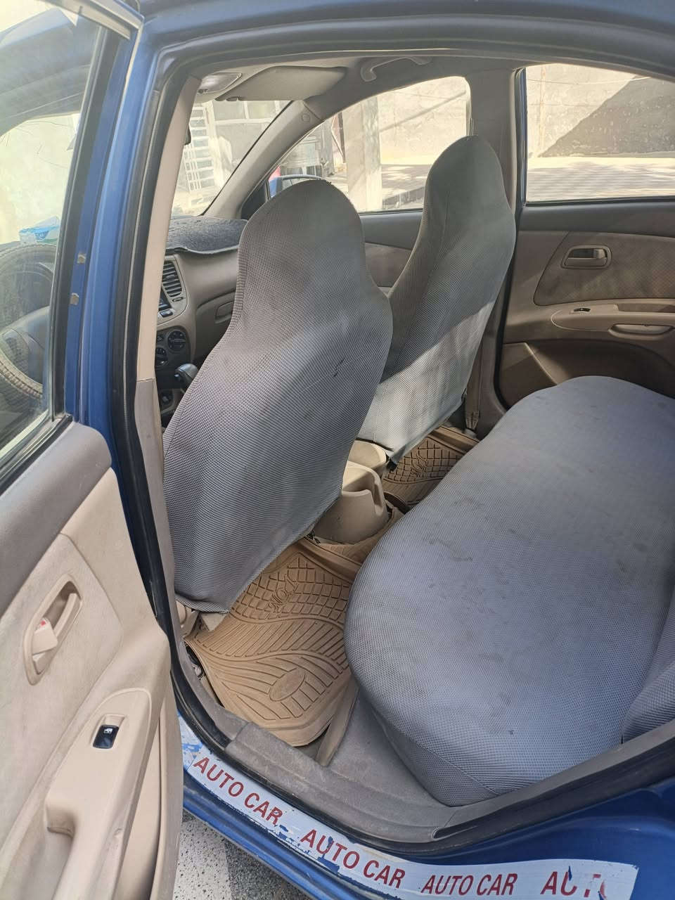 السلام عليكم
كيا ريو خليجي 2009 

رقم كربلاء السيارة بأسمي سنوية لل2027 

گير ومكينة وتبريد وتخم تاير وحدادية مكفولات سيارة مال جناي كلش نظيفة ،

للمراوس بألنترا او سيراتو 2012 .
***********
