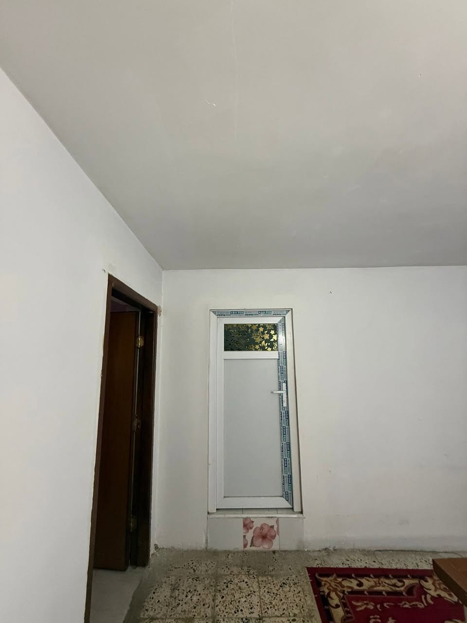 ━
🟦🟨 يُعلن مكتب الساعة للعقار 🟨🟦
━━━━━━━━━━━━━━━━━━

🏠🟩 دار للبيع
📍🟥 الحلة – حي الجامعة
📌 قرب كلية طب الأسنان

📐🟦 المساحة: 212 متر
📄🟨 الطابو: صرف رسمي

📏🟩 الواجهة: 12 متر
📏🟩 النزال: 17 متر

🏗🟦 مواصفات الدار:
🛏🟩 4 غرف نوم
🛋🟨 صالة
🚪🟦 كليدور
🍳🟩 مطبخ
🚿🟨 مجمع صحيات (داخلي + خارجي)
🚗🟥 كراج سيارة

🛣🟦 عرض الشارع: 10 متر
✅🟩 تبليط
✅🟩 مجاري
✅🟩 خدمات كاملة

✨🟨 موقع مميز وقريب من الجامعة
✨🟨 مناسب للسكن والاستثمار

📞🟥 للاستفسار والتواصل:
📲🟦 ***********
📲🟦 ***********

━━━━━━━━━━━━━━━━
