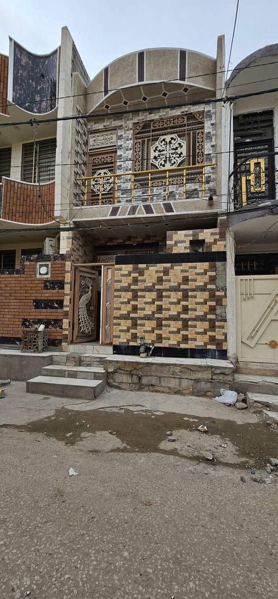 أهلا وسهلا بكم متابعينا الكرام... الملاك للعقارات كربلاء ..

🏠 بيت المساحة 50 م طابق ونص بناء بلوك كله سيراميك وسقف ثانوي 
الطابق الأرضي 》 طارمة و صحيات خارجية وإستقبال وصالة ومطبخ وصحيات داخلية ومنور 
الطابق الأول 》غرفة نوم كبيرة وصحيات وسطح صغير وصالة صغيرة وبلكونه 
💥 البناء حديث البيت محتاج فقط أجهزة كهربائية للأنارة 
🎬 يوجد فيديوا بالتعلقيات يوضح كلشي 
💲 السعر #73_مليون 

💥 العنوان// كربلاء _ حي الأمام علي ع _ مقابيل مستشفى الكفيل التخصصي _ يبعد 3 كيلو عن الإمامين عليهم السلام يصلح سكن أو حسينية للزوار بالقرب من الحولي أبو مهدي المهندس 

للأستعلام والأستفسار:

☎️ ***********          ☎️ ***********
                  محمد أبو ملاك الحسناوي
