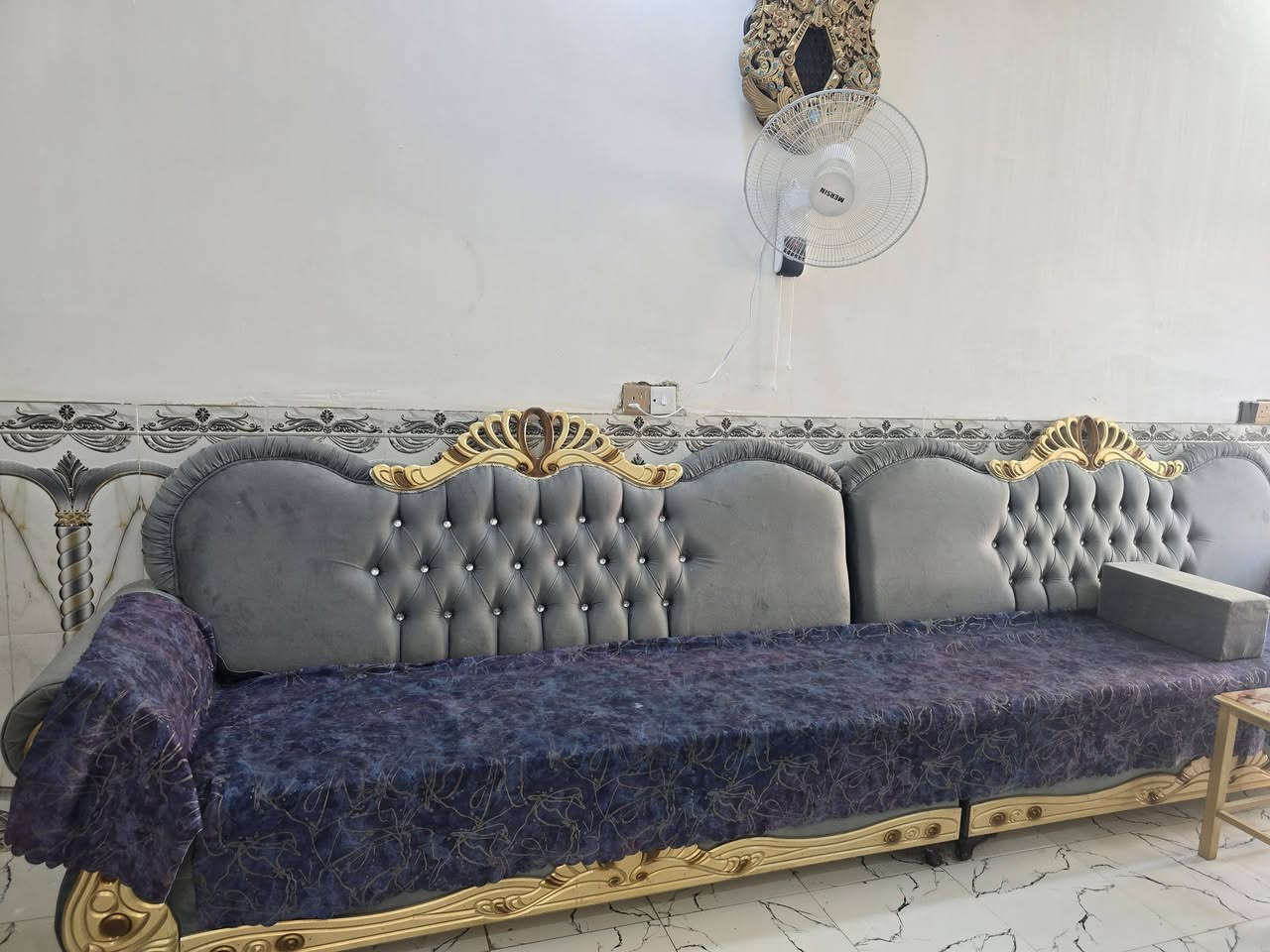 دار للبيع — موقع مميز
📍 الموقع: حلة / أبو عجاج
يبعد عن الشارع الرئيسي تقريباً 50 متر

▪️ المساحة: 250 متر
▪️ الواجهة: تقريباً 12 متر
▪️ النزال: 22 متر
▪️ البناء: 2023
▪️ طابق واحد

مواصفات الدار:
• غرفتين
• هول
• استقبال
• مطبخ
• صحيات داخلية وخارجية
• حديقة خارجية

السعر: 140 مليون
يوجد مجال بالسعر للجادين

للاستفسار:
***********
