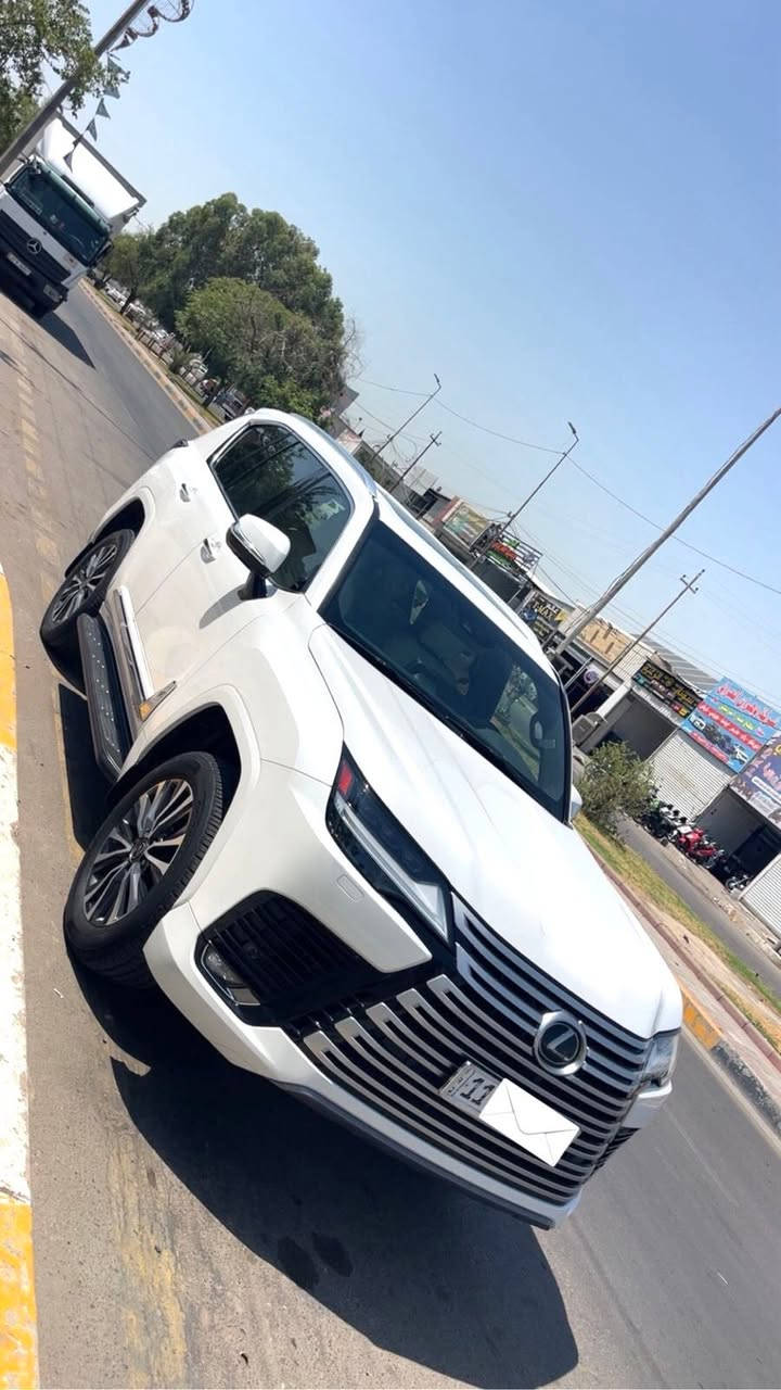 السلام عليكم 
لكزز ٢٠٢٢ فئه برستيج ٧ راكب كفاله عامة خليجيه فطيمة ماشية ١٨٠٠٠ الف كيلو متر  
فول مواصفات ابواب بصمات وشفط كشنات كلها كهرباء الامامية والخلفيه سيارة بغداد رقم الجديد وبسمي 
عنواني بغداد 
هـ/ ***********  اتصال او واتساب متواجد
