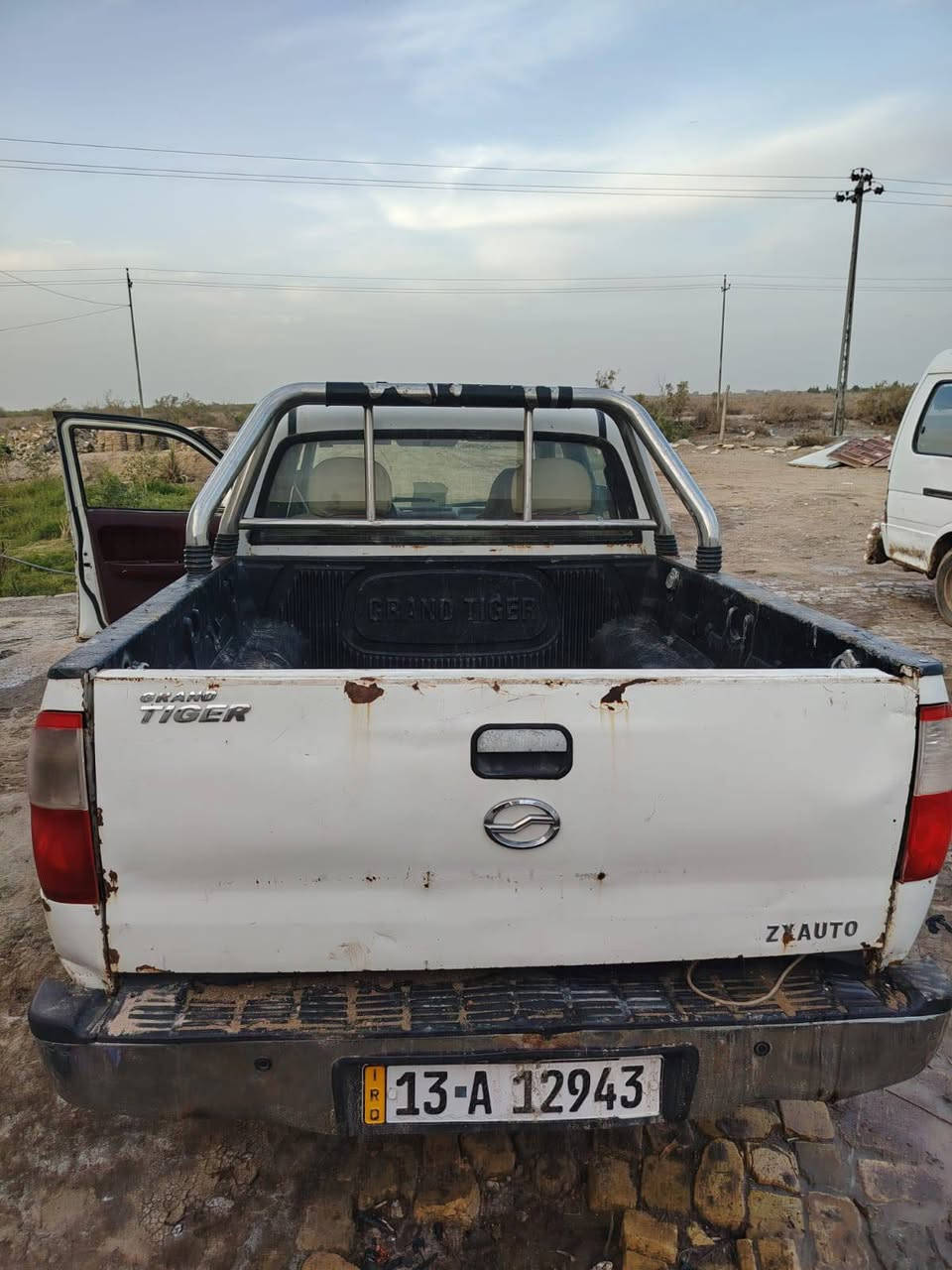 اسلام عليكم
سياره بيكم گراند صيني(الخطه مالة سكاي) 
موديل 2014
مكفوله كفاله عامه مكينه كير سياره خير من الله 

رقم انگليزي ميسان تحويل ثاني يوم مشروع وطني
السعر50 وبيها مجال اتصل وبيك خير وتدلل
مكاني ناصرية... الرقم ***********
ملاحظه: ترهم مراوس بكيا بنگو  2006/2007 ..
