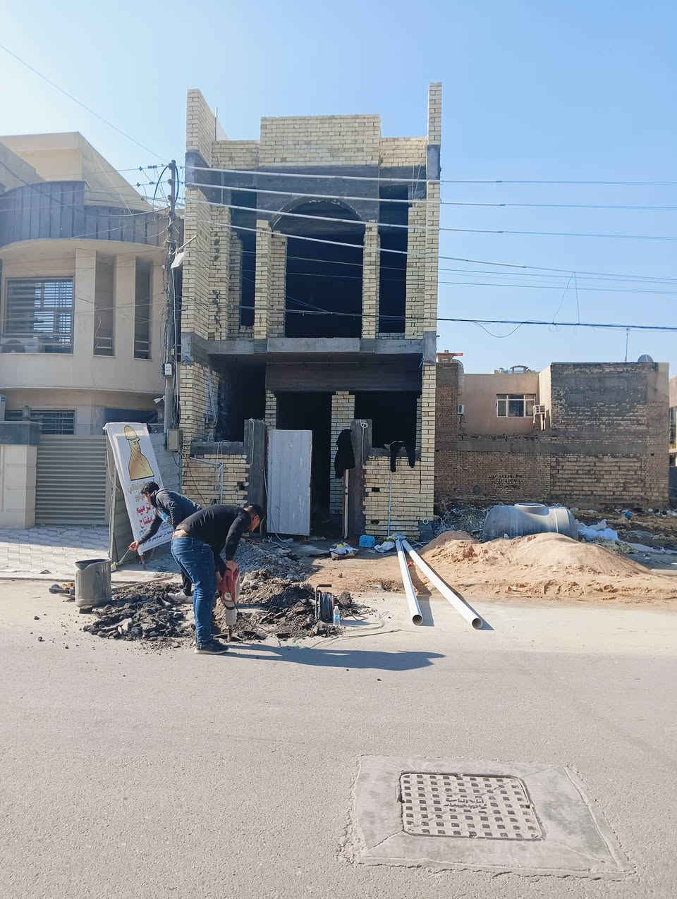 تم تصميم وتنفيذ هذا العمل في العاصمه بغداد بالمرمر الليمرا  السوبر بنظام الكلاسك
طريقة العمل (سيم نحاس + لحيم+ خبط لين +بي ار  سي  6ملم 15×15)
  
عملنا في جميع محافظات العراق

لمراسه الصفحه او اتصال علئ الارقام  

***********

***********  واتساب
