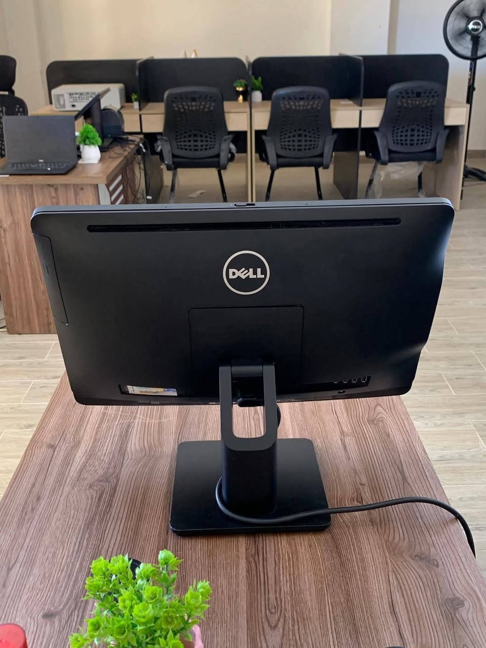 🚀 ALL IN ONE POS Dell – قوة، سرعة، وشكل يلفت من أول نظرة!

لو بتدور على جهاز كاشير عملي، سريع، وما ياخدش مساحة… فـ Dell Touchscreen Frameless 20” هو الاختيار اللي يفرق مع شغلك 👌

✅ شاشة Touch Frameless 20 بوصة شكل شيك وعصري
✅ معالج CI5 الجيل الرابع لأداء سريع وسلس
✅ RAM 8GB لتشغيل البرامج بكفاءة
✅ 128 SSD سرعة في التشغيل وفتح البرامج بدون انتظار
✅ تصميم All In One عملي ومرتب ويوفر مساحة بشكل كبير

مثالي للمحلات، المطاعم، الكافيهات، الصيدليات، والسوبر ماركت 💯

🔥 ومتوفر بكميات كبيرة جاهز للتوريد فوراً
ابعتلنا دلوقتي واستثمر في جهاز يسرّع شغلك ويخلي شكلة أشيك واحترافي أكتر! 🚀

لتفاصيل أكثر ابعتلنا دلوقتي واتس اب على : 010 64942498 
#كاشير #allinone #دمياط #Dell


**إذا كنت صاحب هذا الإعلان وتريد حذفه لأي سبب، رجاءا أرسل رسالة إلى الدعم الفني**