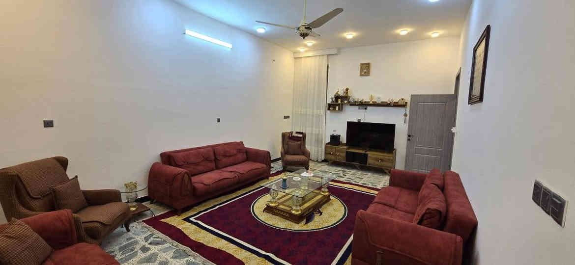 بسم الله الرحمن الرحيم
( دار حديث البناء للبيع )

في حي الجغيفي الثانيه مقابل جامع الواحد الاحد 

قرب الشارع الرئيسي

المساحه : 300 م

الواجهة  : 15 م

النزال : 20

الشارع : 10

مكون من 2غرف نوم 

صاله 2

مطبخ حار وبارد 

ستقبال 

حمامات 4

مناور 2

حديقه و كراج 
السعر ١٧٥

***********

***********

متواجد واتساب او اتصال 

ابو فهد
