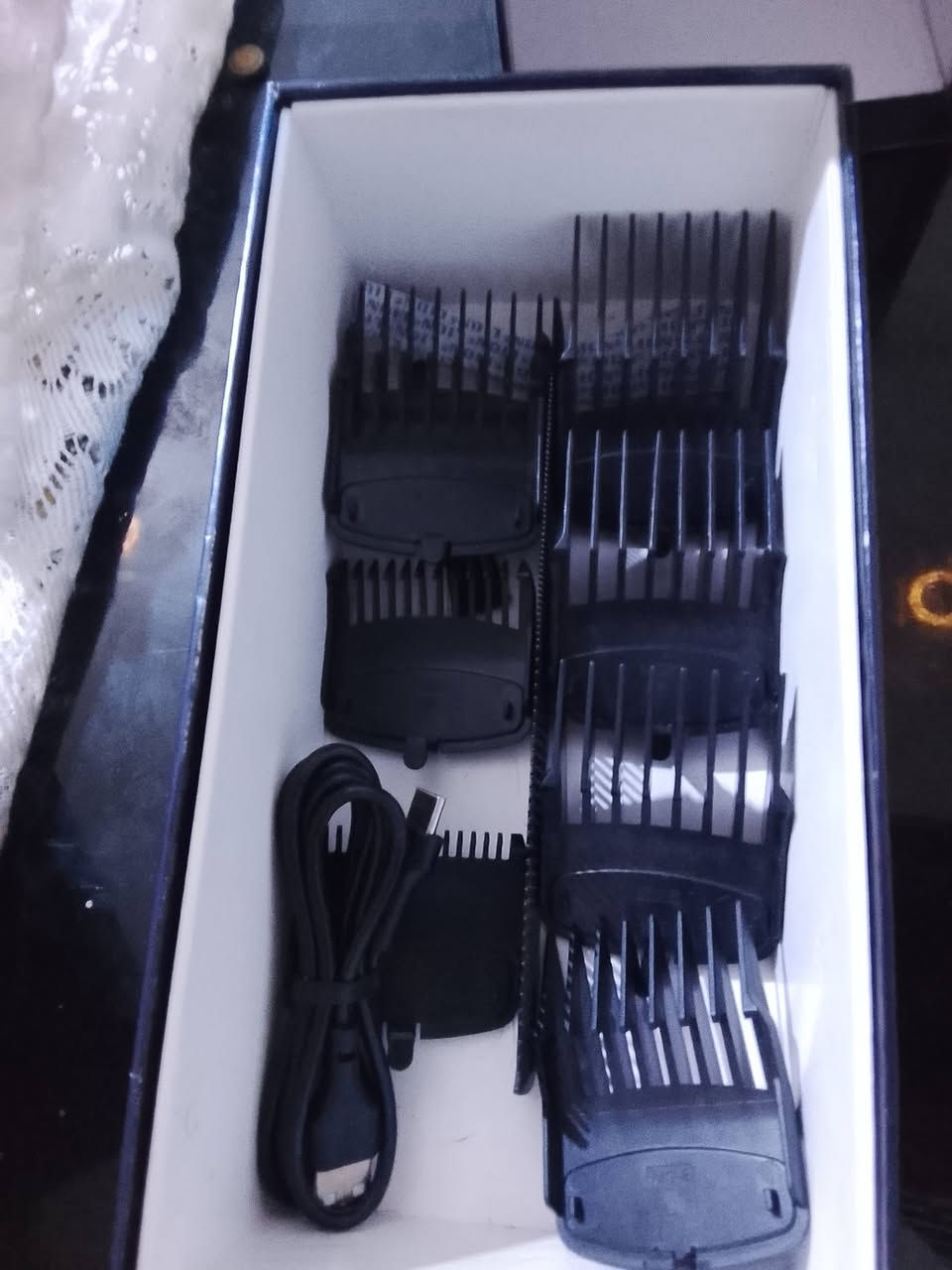 إذا تريد ماكينة قوية ونظيفة للحلاقة، هاي خيار ممتاز سواء للبيت أو للمحل 👌
✂️ المميزات:
تعمل على الكهرباء + قابلة للشحن 🔋
بطارية 2000mAh قوية 💪
استخدام يصل إلى 150 دقيقة 🔥
وقت الشحن 3 ساعات فقط ⏱️
موس DLC (حاد + يتحمل + ما يصدأ) 🪒
مؤشر ضوئي لحالة الشحن 💡
مناسبة للتدريج والحلاقة الدقيقة
📦 الحالة: (حتى ما محلق بيها الله شاهد جبتها وايدي ما ماخذة عليها واصلا ماعندي محل)
💰 السعر: (قيم بل يرضي الله)
📍 الموقع: (بغداد الاعلام)
📩 للجادين التواصل خاص


**إذا كنت صاحب هذا الإعلان وتريد حذفه لأي سبب، رجاءا أرسل رسالة إلى الدعم الفني**
