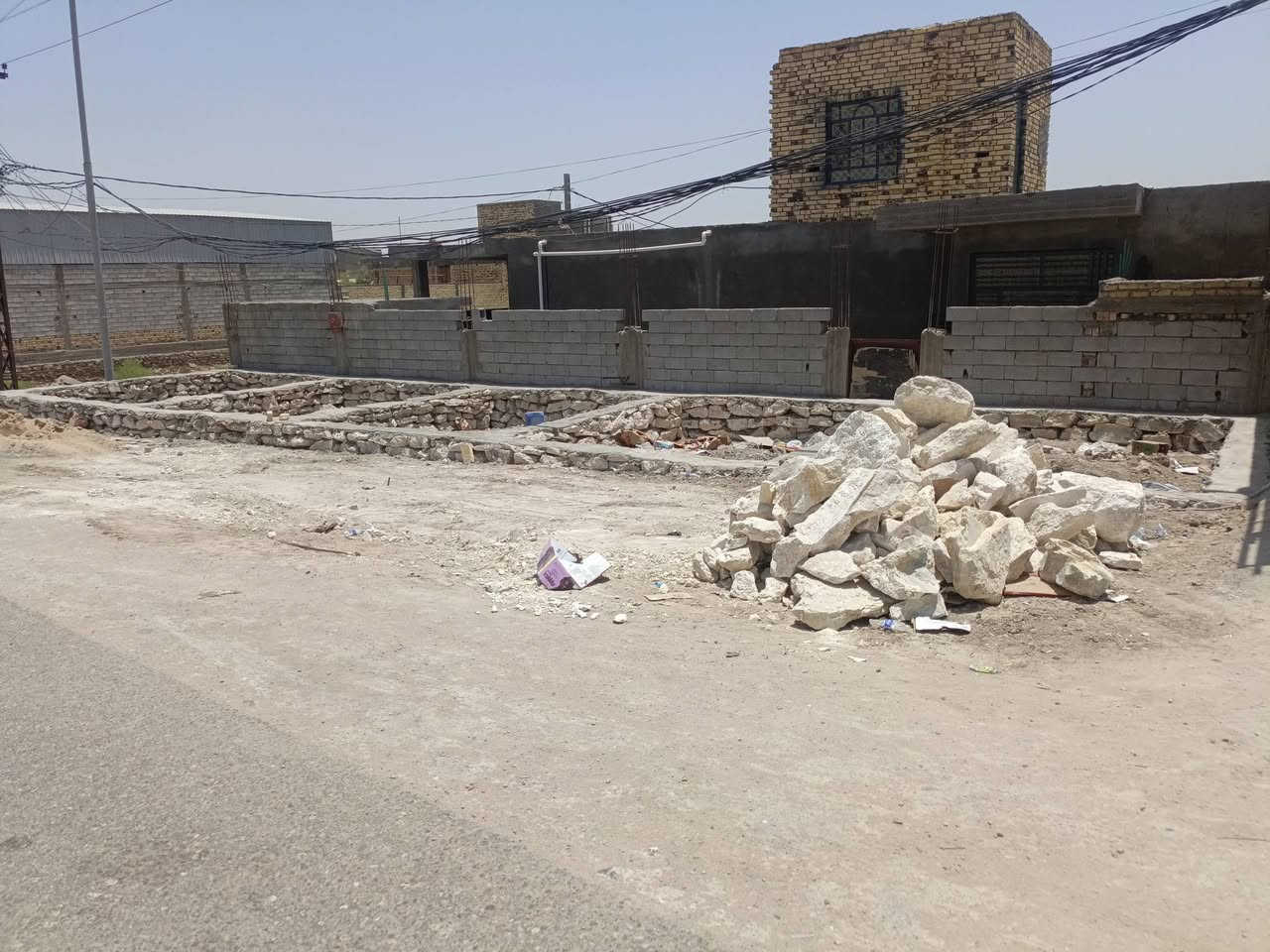 محلات للبيع ٥محلات الواحد طوله ٥ متر والعرض ٤ متر منطقت سيد جابر على الشارع مآل ساده بدايت الجسر لي يريد واحد نبيع يريدهن كلهن نبيع ستفسار ***********
