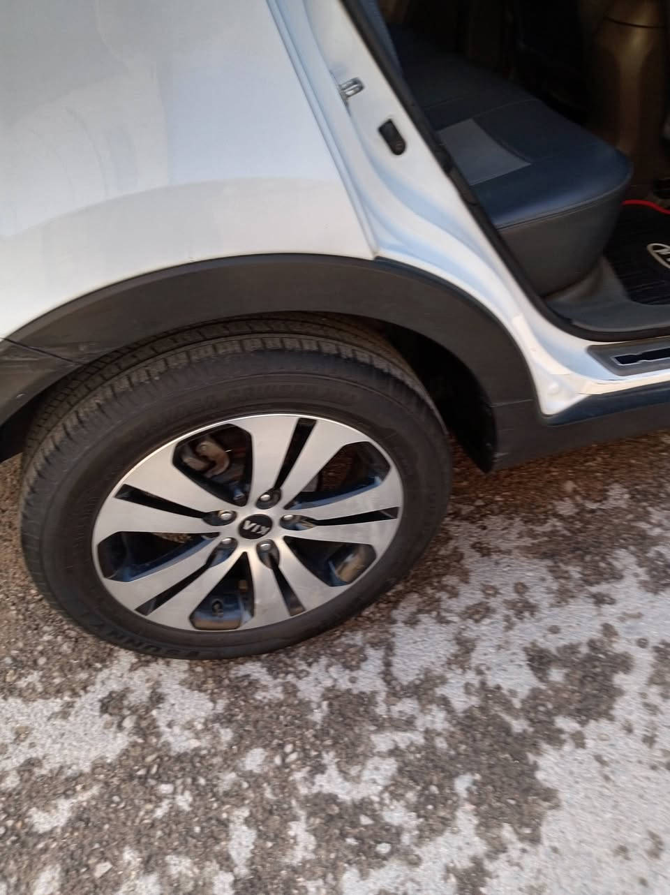 سلام عليكم سبورتج 2014 خليجي محرك 2000 رقم بغداد الجديد بيه صبغ بنيد أثر شخوط
بدون دواخل وبيه كم كارت بجهت السايق محرك كير كفاله الك الفحص مواصفات اشاره بل المري ومري شفط وتحكم استرين حساس خلفي بيه ملاحظه خفيفه تحويل مباشر السعر ١٤٧ بيه مجال  اتصال ***********  الانبار هيت
