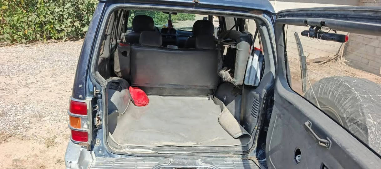 سلام عليكم سياره للبيع بايجيرو موديل 94 سياره مكفوله منكل عيب سنويه بسمي ماساقطه لحد 32 السعر 46 بيها مجال العنوان الرمادي كرمه رقم الهاتف ***********
