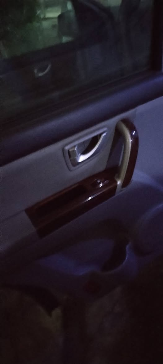 السلام عليكم ورحمة الله وبركاتة سورنتو موديل ٢٠٠٦ محور محرك وكير ملكة VVTi 3000 رقم بغداد دولي باسمي خمسة ويل كب  سيارة كاملة مكملة مكانها الموصل  سعر ٨٠ وبيها مجال للطيبين
رقم ***********
او ***********
