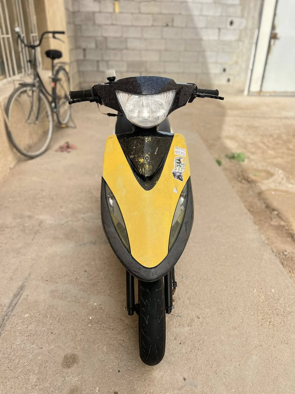 السلام عليكم ماكس عدله ياباني للبيع دراجه رمبه كفاله عامه كهربائيات كله شغاله دراجه بوشه 49 بلاديه بيه شلعه ومعدل تخبل كفراته الاصليه مختمه دراجه ختم واحد ويه المكينه بريكات امامي وخلفي شغالات دراجه ملاح ونضافه تخبل مكينه خرسه ماتنسمع مابيه لا نضوح ولا تنقيص ولا تبخير بيه تخم تايرات جدد كله كامله مابيه اي نقص شغاله بكل وقت نص نكره وتخبل نعومته العنوان البصرة التنومه والسعر خاص وانا بخدمت الشراي رقم الهاتف للتواصل ***********
