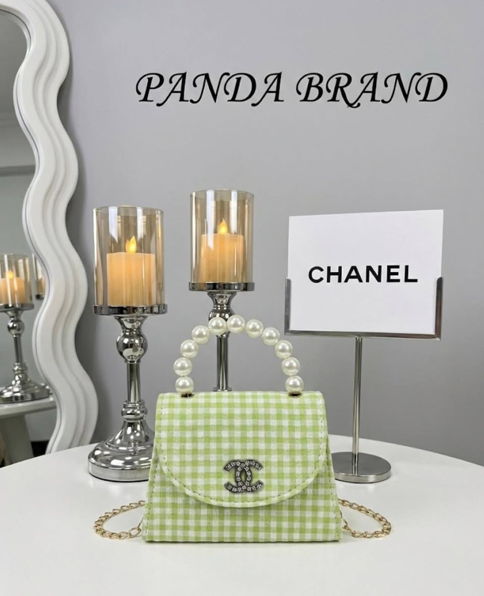 الترند توفرت حقيبة أطفال كوالتي ممتاز 🇨🇳 

#صنع_يدوي_ممتاز 💎

موديل مختلف  ومميز جدا

⭕️ كمية محدودة جدا ⭕️

سعر القطعة 5 الف  

الدرزن منوع الوان مميزة 🔰

للحجز واتساب ✅
***********
