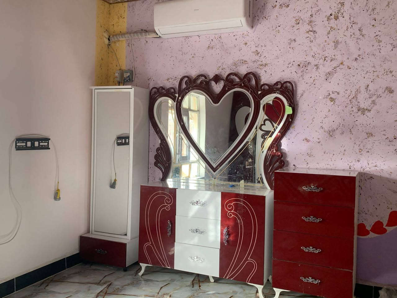 غرفه تركي للبيع ب800 وبيه مجال بسيط 
العنوان البوهيازع


**إذا كنت صاحب هذا الإعلان وتريد حذفه لأي سبب، رجاءا أرسل رسالة إلى الدعم الفني**