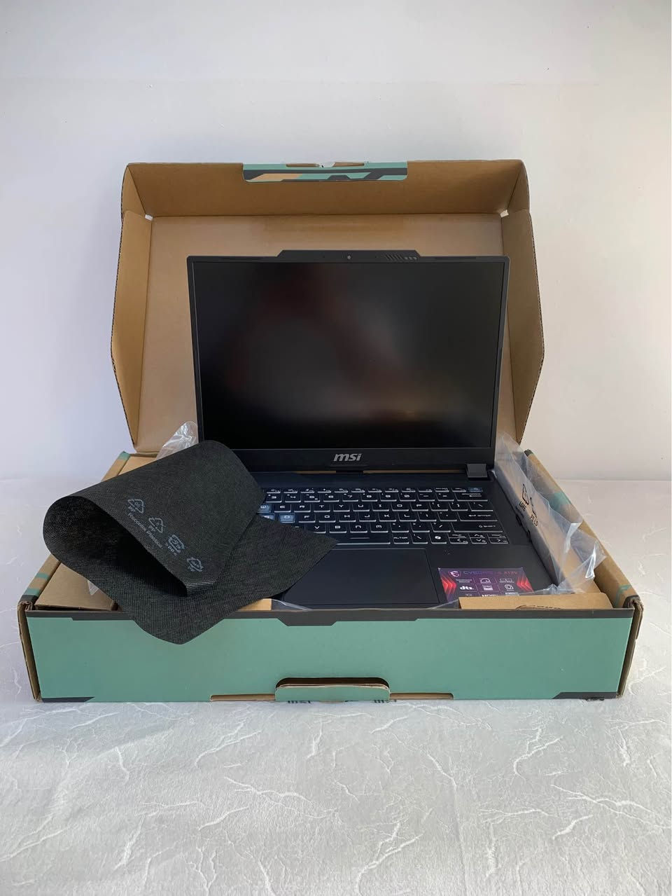 لاب كيمنك للبيع النضافة مبينة بصور كرتون و كلشي بلادي موجود مستخدم شهر واحد بس سعرة مليون و ١٥٠ و بيها مجال الف اكو توصيل اي احد يريدة يتفضل خاص

لاپتۆپی گەیمینگ بۆ فرۆشتن پاکیەکەی دیارە لە وێنەکاندا کارتۆن و هەموو شتێکی ماوە مانگێک بەکار هێنراوە نرخی ملیۆنێک و ١٥٠ هەزار و مەعامەلە گەیاندن هەیە

MSI Cyborg 14 A13VF
CPU: Core i7-13620H (10C-16TH)
GPU: RTX 4060 8gb
Ram: 16 gb
Storage: 512gb ssd Nvme
Screen: 14 inch 144 hz anti-glare حلبجة, السليمانية


**إذا كنت صاحب هذا الإعلان وتريد حذفه لأي سبب، رجاءا أرسل رسالة إلى الدعم الفني**
