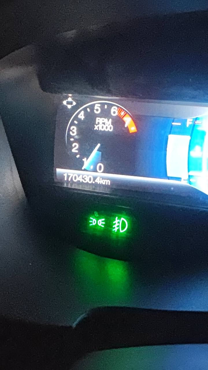 فورد اكسبلور 2018 فول فول موصفات
كشن كهربائي 
كشنات جلد 
كشنات سياحي  معروفة مواصفاتها مايحتاج شنو بالك مواصفات بيها 
للتواصل ***********
