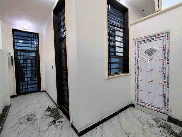 دار لـلـبـيـع  🏡 

ملاحضه // مشمول ب أقرار أل تطويب 📩

📏 المساحة: 100متر  

🏗️ طابوك / الأساس والسقف/كونكريت/ارضيه بورسلين 🏠سقوف ثانويه / أبواب صاج درجه أوله

مواصفات البيت:
✅ غرفة نوم 🛏️
✅ صالة 🛋️
✅ مطبخ 🍽️
✅ صحيات 🚿
✅مكشوفه 
💒ستقبال 
✅ النجف – مقابل ملحق قرية الغدير 
عمود 314 وتنزل مباشر من شارع الصب العام 🏡✨قريب السوق

الخدمات المتوفرة: 
🔹 ماء 💧
🔹 كهرباء ⚡ + مولد 
🔹 شوارع مبلطة 🚗 #شارع_عرض_15_متر
🔹 مدارس قريبة 🏫 

📜 الملكية: زراعي (إقرار محكمة) #سند25

📞 للتواصل *********** وتساب
