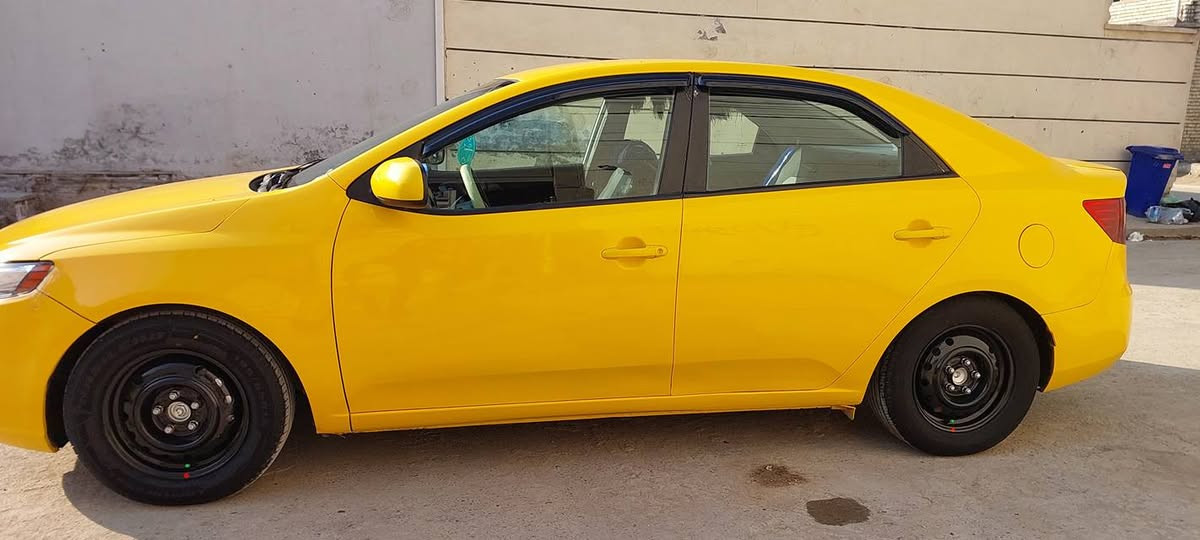 السلام عليكم سياره فورتي وارد امريكي موديل 11 الحادث جاملغ امامي مصفره هيئه وغرامه العنوان بغداد العبيدي حي الرئاسة السعر 92 وبيه مجال الرقم ***********
