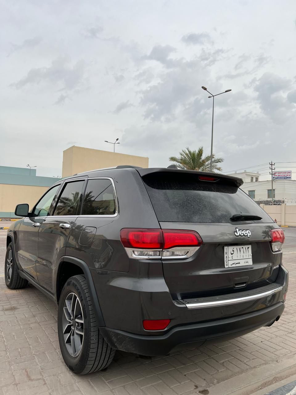 سلام عليكم جيب لاريدو مديل ٢١ فول موصفات موجود سونار بيها وحادثهة موضح بل صور السعر ١٨٥ وبيها مجال مكاني بغداد لامين ***********
