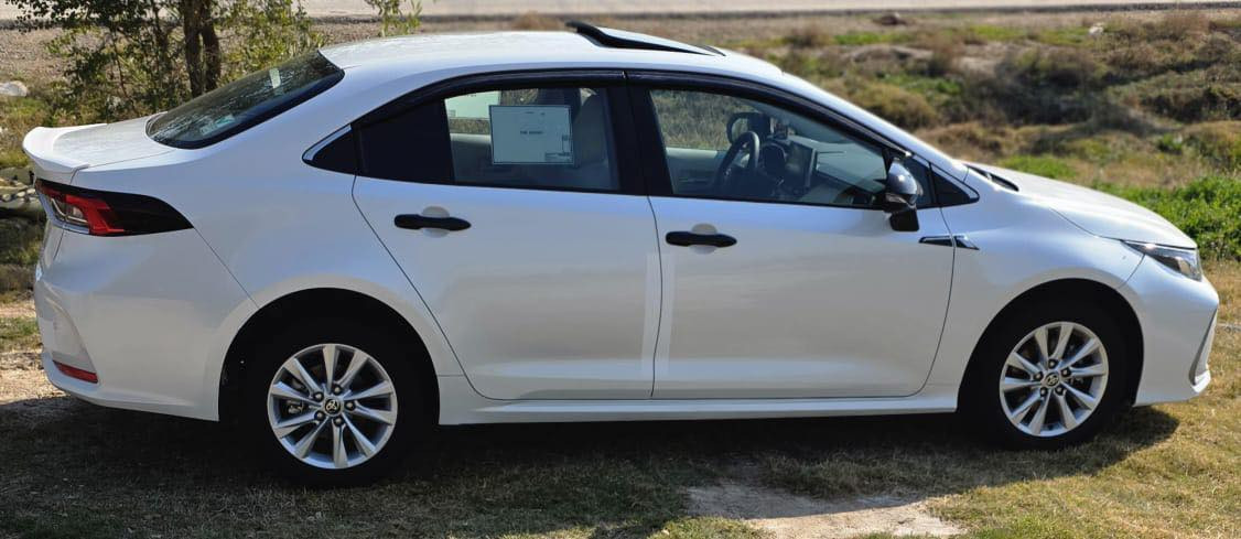 السلام عليكم كورلا ساز موديل 2024  ماشية52 الف السيارة جديدة مكفولة من الصبغ والفتح والتبديل فول مواصفات واحد ع واحد السعر 182 وبيهة مجال للتصال ***********
