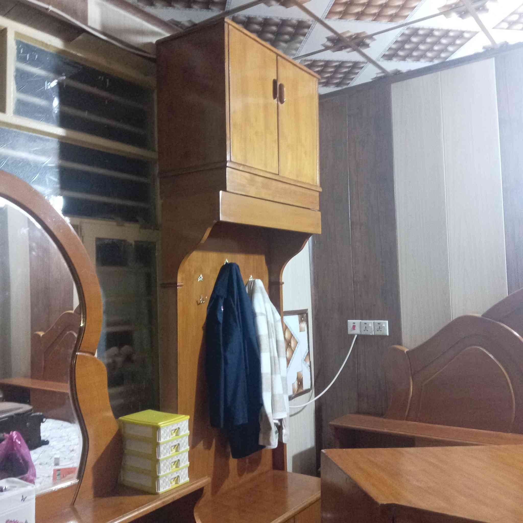 سلام عليكم غرفه مال نوم صاج عراقي من الدخل والخارج غرفه مال عمر ٦ قطع الغرفه ما بيها كسر ولا شخط تعال وفحص السعر مليون وخمسين وبيها مجال بسيط حق الجيه وبل عافيه على ياخذه مكاني بابل حله مركز الرقم ***********
