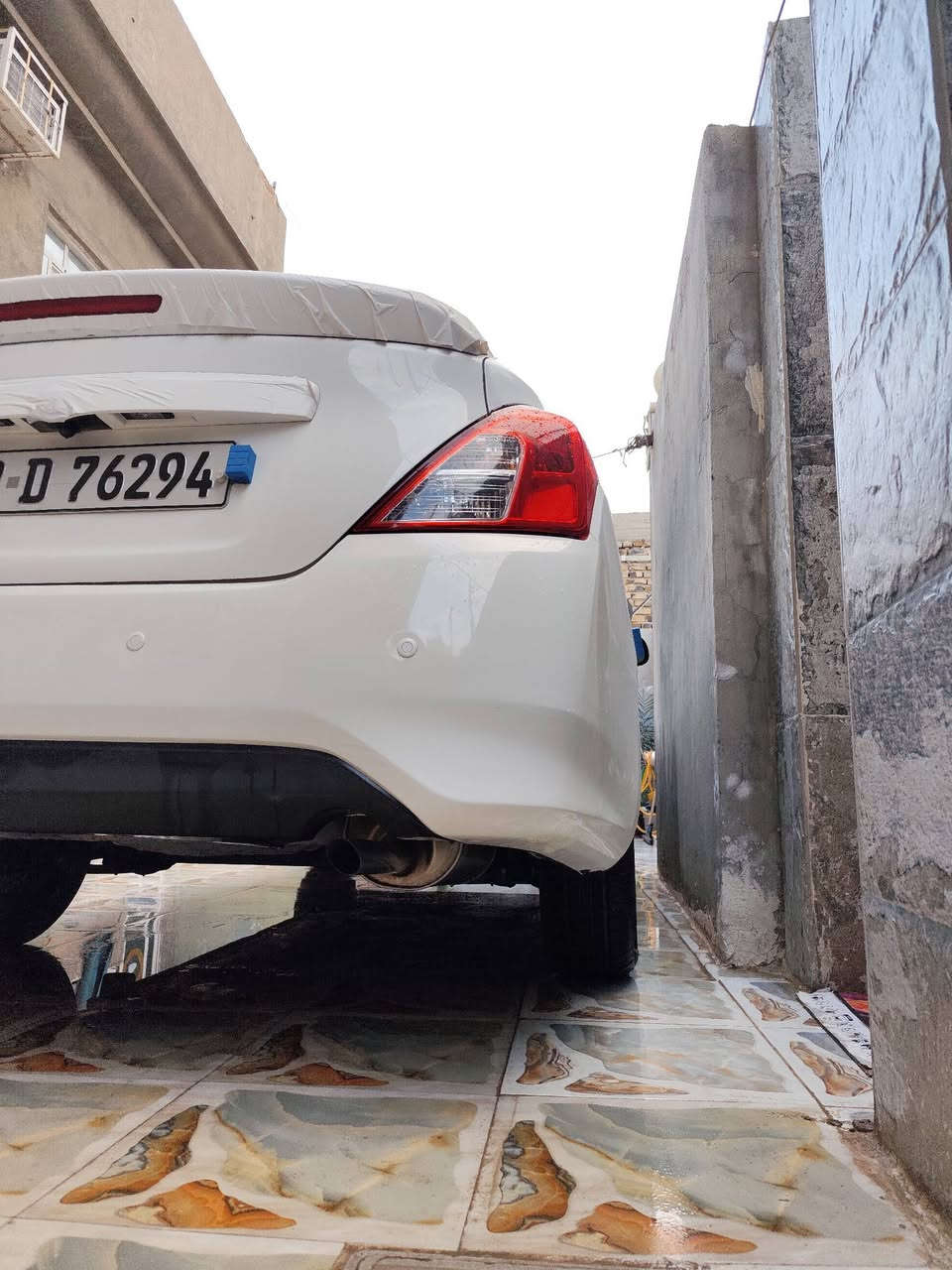 نيسان سني هندي بليته زركة موديل 22 اربيل بأسمي بيها طخه شبر جاملغ خلفي سايق امعجن ومصبوغ و قبق الجنطه بس مرشوش علمود اللون ماشيه 64 على وضع الشركه معروضه ب 115 وبيها مجال بسيط 
*********** مكان السياره بابل حله مركز مدينه
