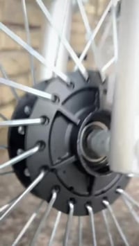 دراجة نارية • معمرة حديثاً • ورق سكنر