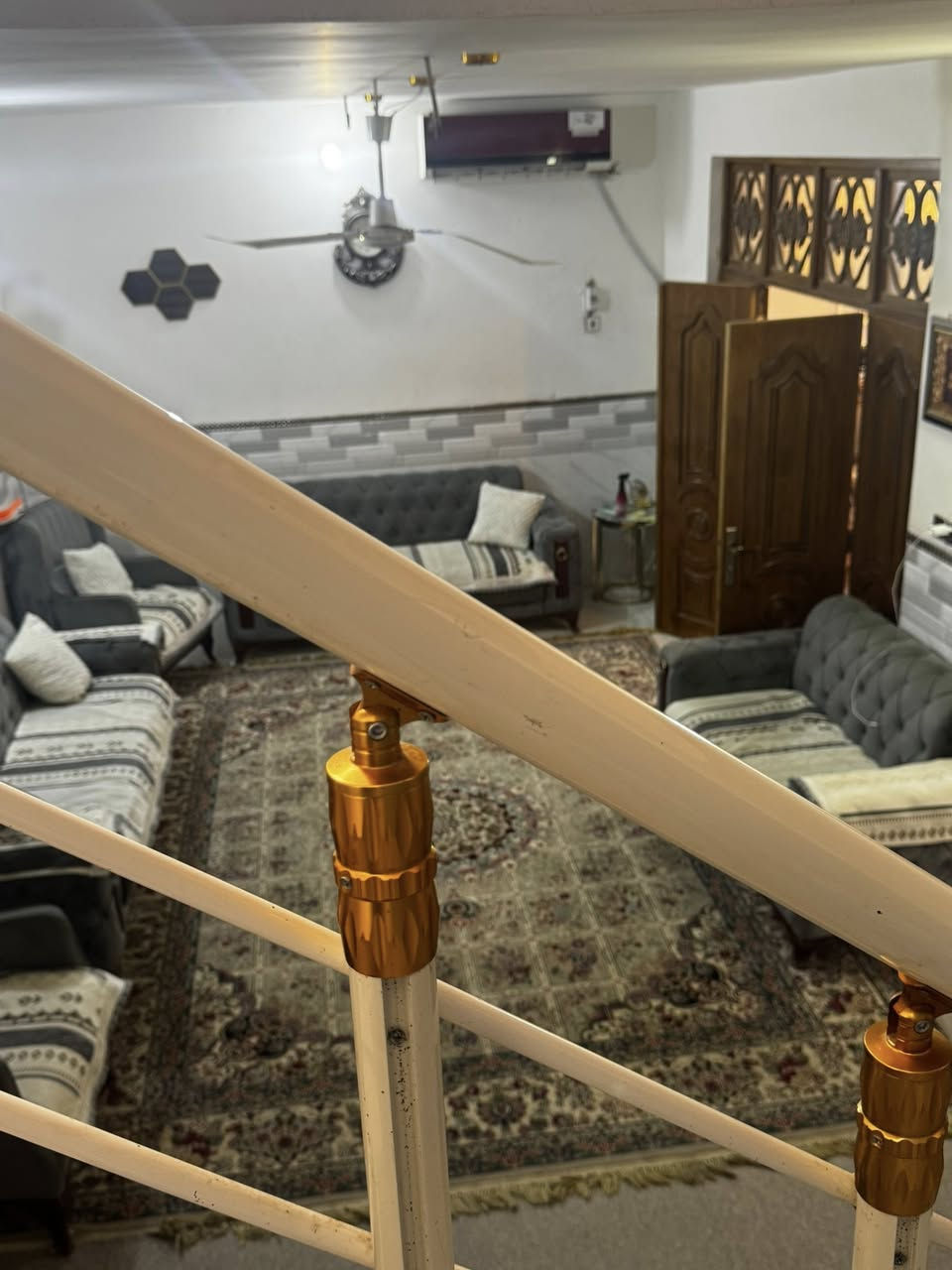 🏨🏨🏨بيت للبيع 🏨🏨🏨 

ملاحظه 🛑البيت مطلوب مبادره 71مليون 🛑

الموقع //الإسكان شارع السفير 

المساحه //200متر 
الواجهة //10متر 

يحتوي البيت على 
عدد الغرف ثلاثه استقبال صاله مطبخ حمام 🚾 

للأستفسار على 
الأرقام الضاهره وأتساب 📞

***********
***********

أو مراجعة مكتب محمد الغانمي جمهوري شارع السائدين مقابل ملعب الأتفاق الرياضي
