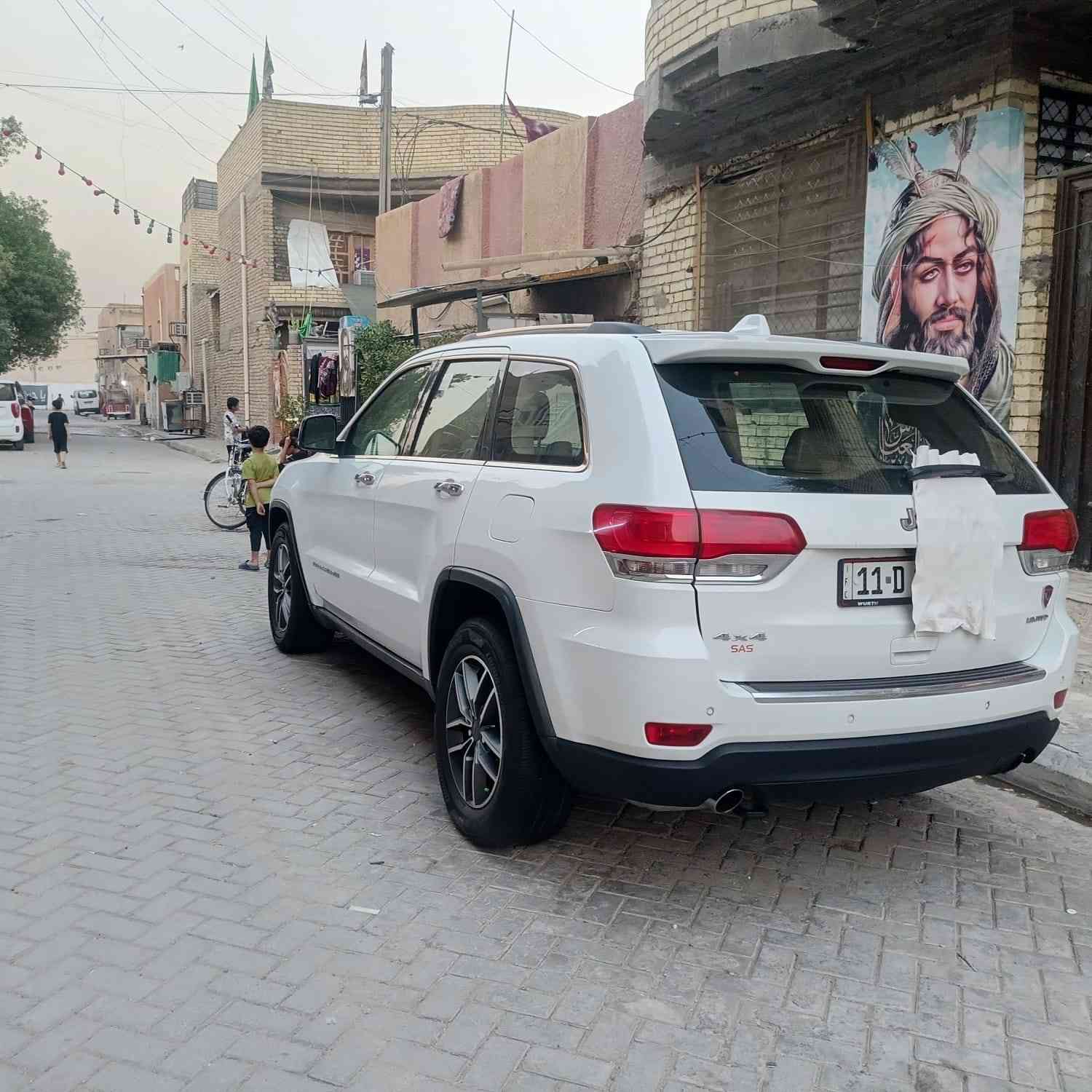 جيب لاريدو موديل 14 فول واحد ع واحد خليجي فول ما عدة جكات   بيهة بارد بسيط بلباب ورة الصدر السعر  195 وبيه مجال  مدينه الصدر  /   ***********
