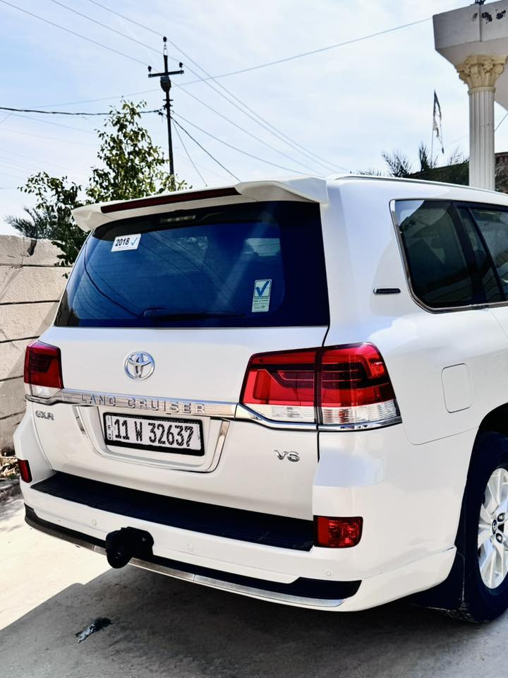 السلام عليكم
 للبيع لاندكروز موديل ١٨ رقم بغداد مكفوله لون أبيض ٦ سلندر باسمي شركه جيهان ماشيه ١٠٣ بيها بارد ٢٠سم حافه الباب الأيمن الخلفي فقط ماتبين بس بالسونار السعر ٤٧٥ بيها مجال بسيط مكانها بصرة قضاء المدينه للاستفسار أكثر اتصل رقم الهاتف
***********
***********
