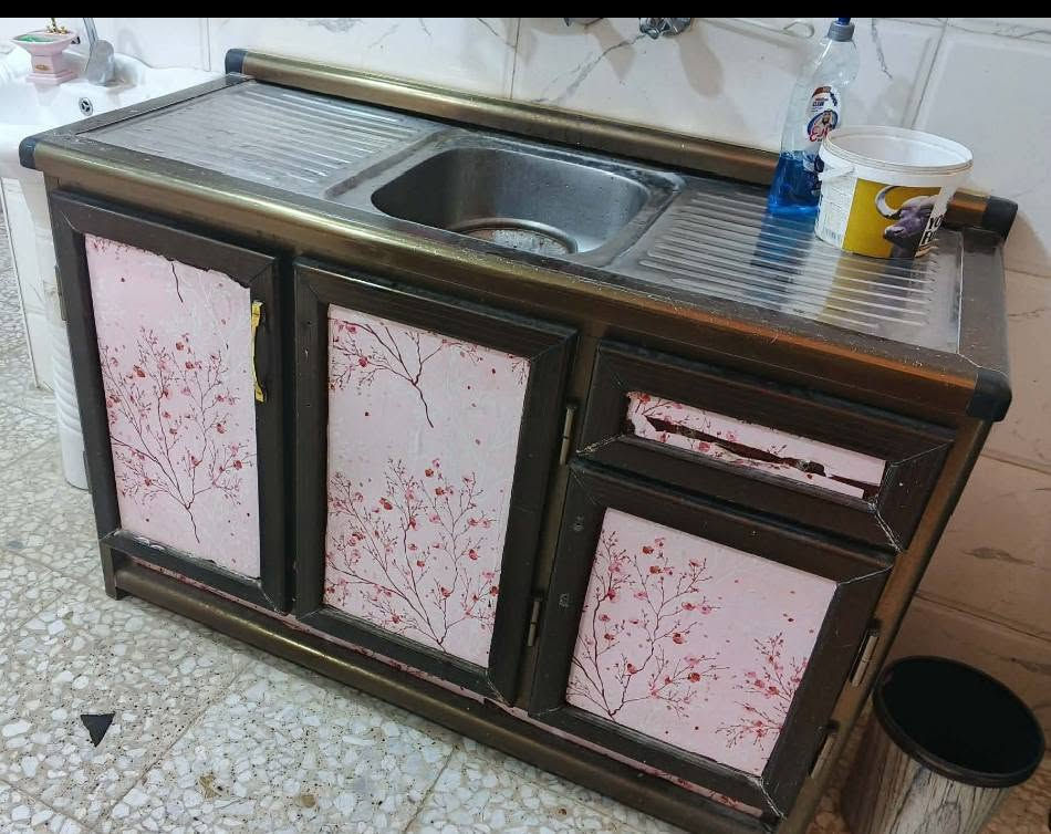 كاونترات للبيع بيهن ملاحق الكبير محلق بي بس اني خالته واحد على الثاني


**إذا كنت صاحب هذا الإعلان وتريد حذفه لأي سبب، رجاءا أرسل رسالة إلى الدعم الفني**
