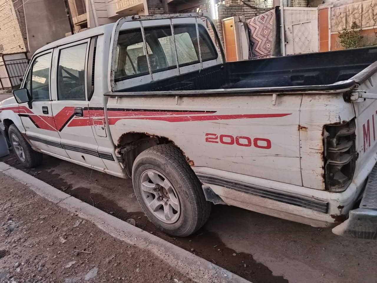 السلام عليكم مسيوبوتشي 1994 للبيع سعر 35 وبيه مجال قليل  سياره شرط تحويل رقم بغداد  مكان بغداد   *********** وتساب موجود كهربائيات لايتات بكلايتات سكنات اشاير كلوبات  كله بل كراتين موجوده بس مامشدودات
