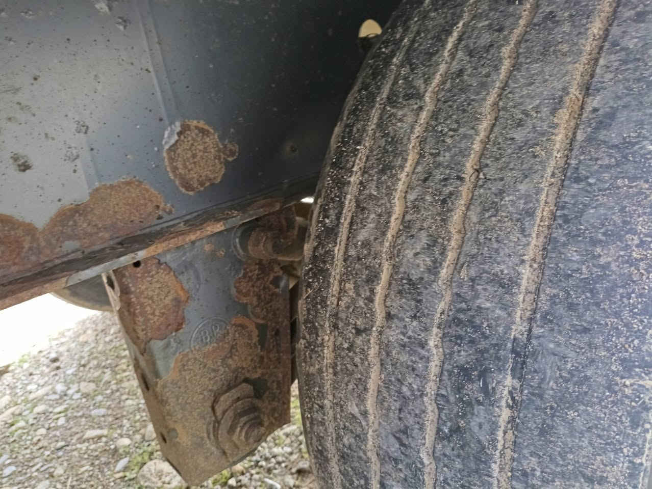 چادر كرۆن 
بیپی ئیكۆ پڵەس
مەزبوتە لە ژێر ئیشایە
بە فلاتیش ئەیفرۆشین
علوج
 
نرخ ٧٠ گەڵا
 
***********
***********
