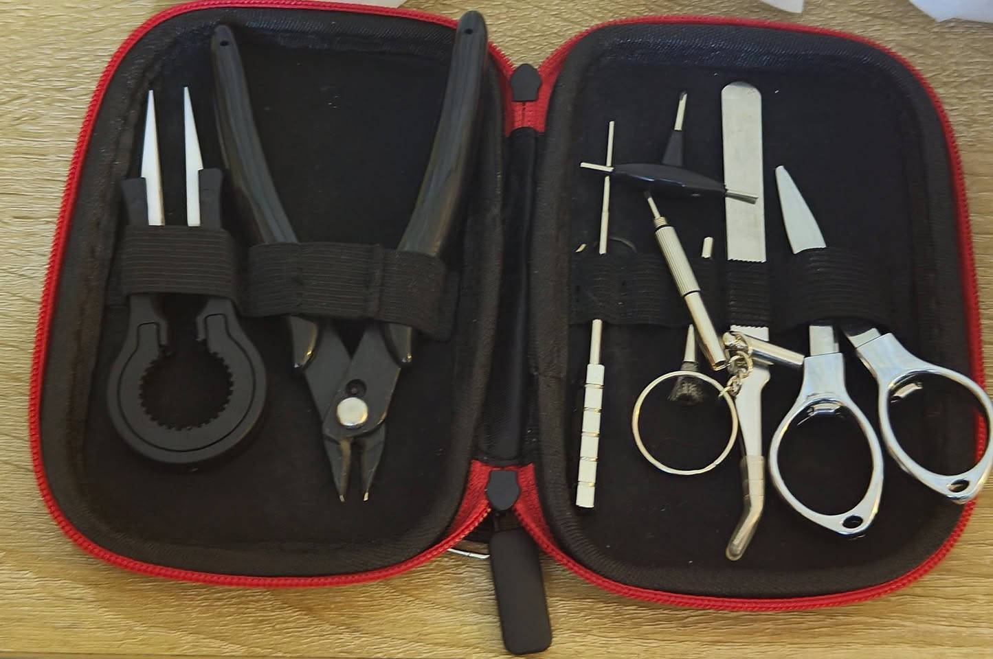 مبدئياً مكاني فلوجة
جهاز مود ريگوليتد 200 واط
ثيليما dna 250c
اقوى جهاز ينطي نكهة مضبوطة لأن بي شريحة dna
تانك باندمك قطر 30 تسلسل 1299 تقطير نضيف
وتانك ثاني خزان اربتر 2
ومعسلين موضحات بالصور
وعدة بناء كاملة جديده البارحة مشتريها ويه الباندمك
و4 بطاريات
وشاحنة مال بطاريات
وبيش؟ 130 الف وبيهن مجال بسيط
لحد يستغرب من الرخص ترا كلشي مابيهن اذا تريد اصورلكياهن قطعة قطعه ماعندي مشكلة
اي استفسار عالخاص


**إذا كنت صاحب هذا الإعلان وتريد حذفه لأي سبب، رجاءا أرسل رسالة إلى الدعم الفني**