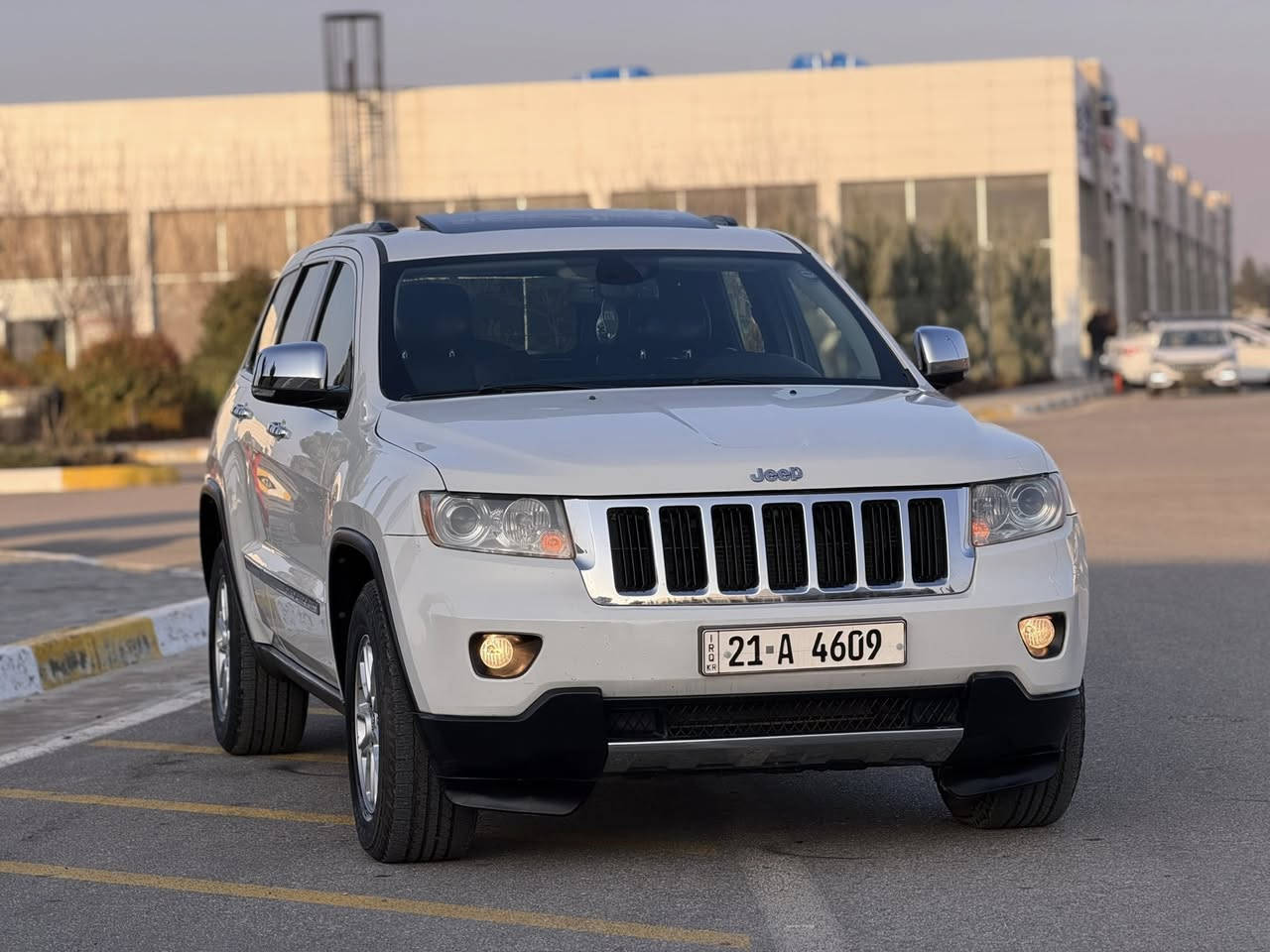 السلام عليكم
جيب كراند شيروكي  (Limitid)   موديل 2011

اعلا مواصفات   

المواصفات فول 1/1  ليميتد
    
مكين كير شرط

سونر موجود بدون دواخل شرت

مكان سليمانية 

السعر/ $177

التسوال واتس ئب إكو

0770 618 4884
