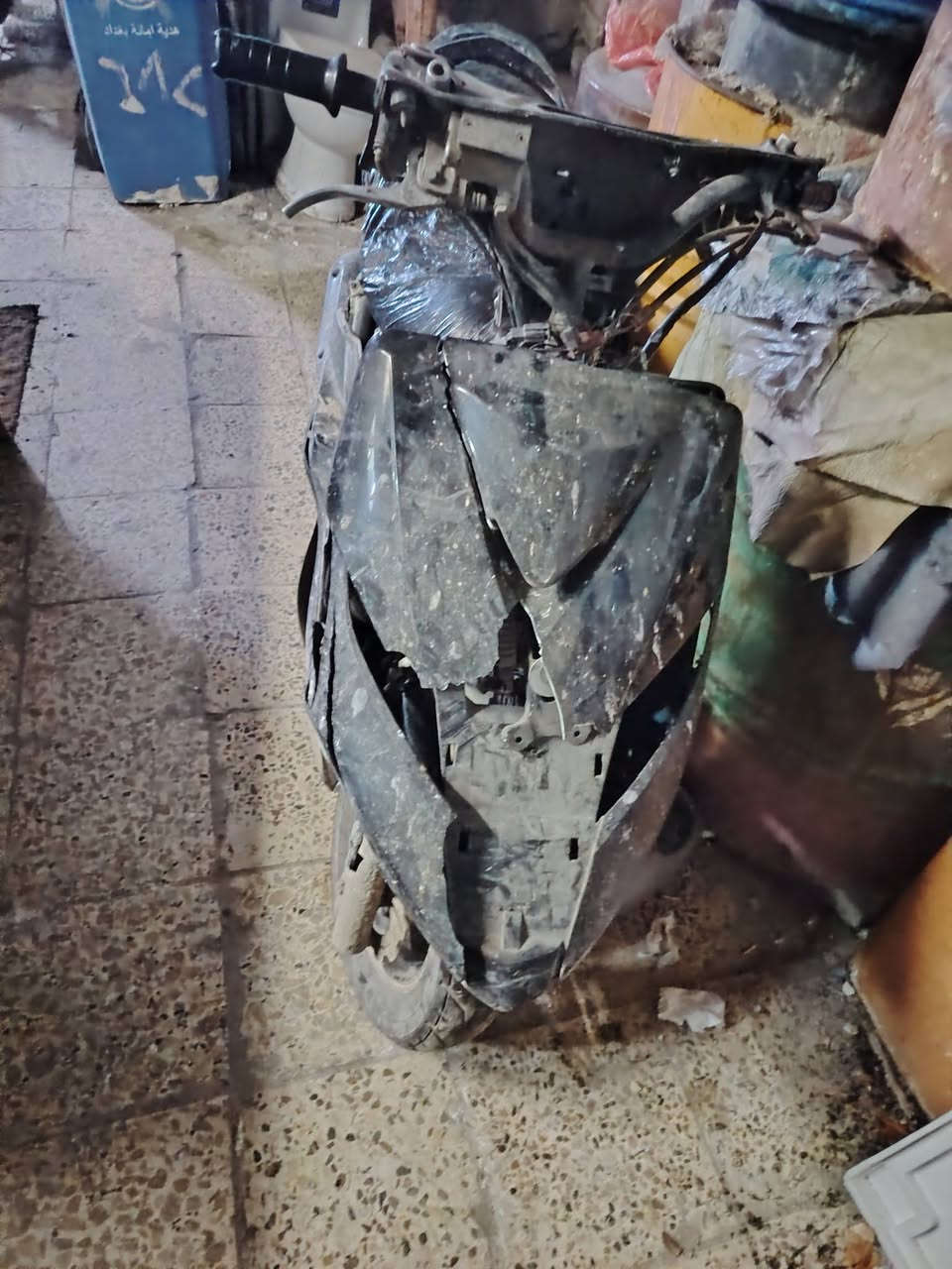 سلام عليكم دراجة كوم حديد مدعومة بس لماشة مكينة شغالة عنوان بغداد مدينه الصدرالسعر150 رقم***********
