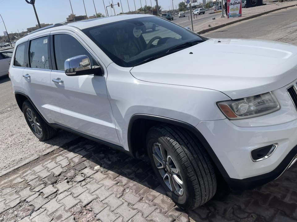 جيب شيروكي مديل ١٤ فووول مواصفات لمتدد
فتحه سقف 
تحكم ستيرن

نظام ايكو

نظام سبور

حساسات

رادار

صندوق كهربائي

سستم صوت

تبريد تدفئة فول

مكينه كير مكفول

تحكم كشنات

تدفئه تبريد كشنات امامي خلفي + ستيرن

لايت زنون

وهواي مواصفات بيه معروف

متؤمه ارقام وسنويه شمالي

كصه جنطه 

شغل درجه اولى 
بيها واجهه من المرور شغل مضبوط ١٠٠ بالميه 
السعر اتصل وتدلل
***********
السعر قفل قفل ٨٥ وماتحصل هيج سعر ابد بهيج نظافه 
بيها مجال شي قليل
