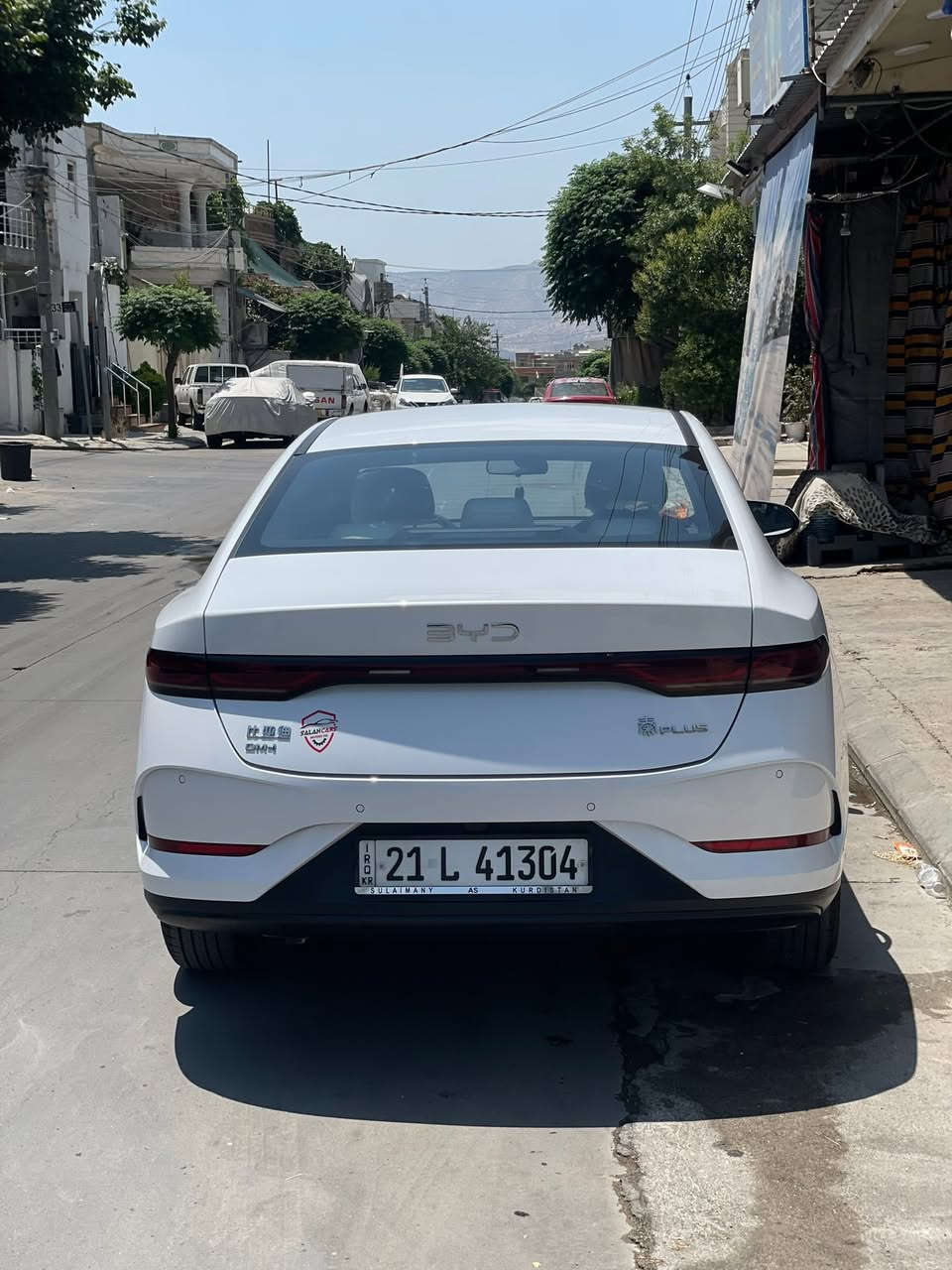 سڵاو
بی وای دی کوین پلەس بۆ فرۆشتن 

سەیارەکە ٢٣ هەزار ڕۆشتوە

هیچ بۆیاخێکو هیچ شوختێکی نیە 

هەموو گیانی بە شەرت دەعامی بۆ دەعامی 

ڕەقەم سلێمانی تەخویلو خەرامە بە شەرت 

 

سعری ١٣٣ گەڵاو مەعامەلە

شەخنو شتی خۆی لە گەڵایە 

***********
