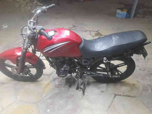 دراجه نوع سيام موديل 21 محرك مامفتوح الدراجه خير من الله شلعه ومعدل نقصها كهربائيات
سعرها400وبيها مجال قليل 
الشراي يتصل***********
مكاني بغداد الدورة
