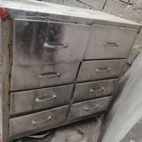 هيتر تحميص كرزات • ميز حديد